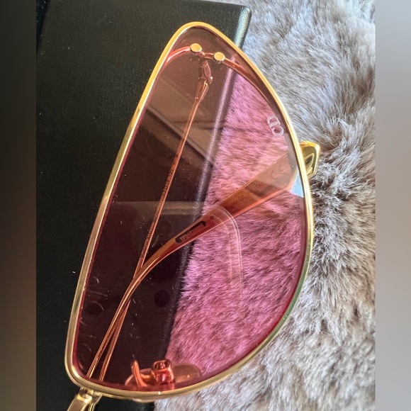 New Miss Dior Pink Cat-Eye Sunglasses - Picture 5 of 6